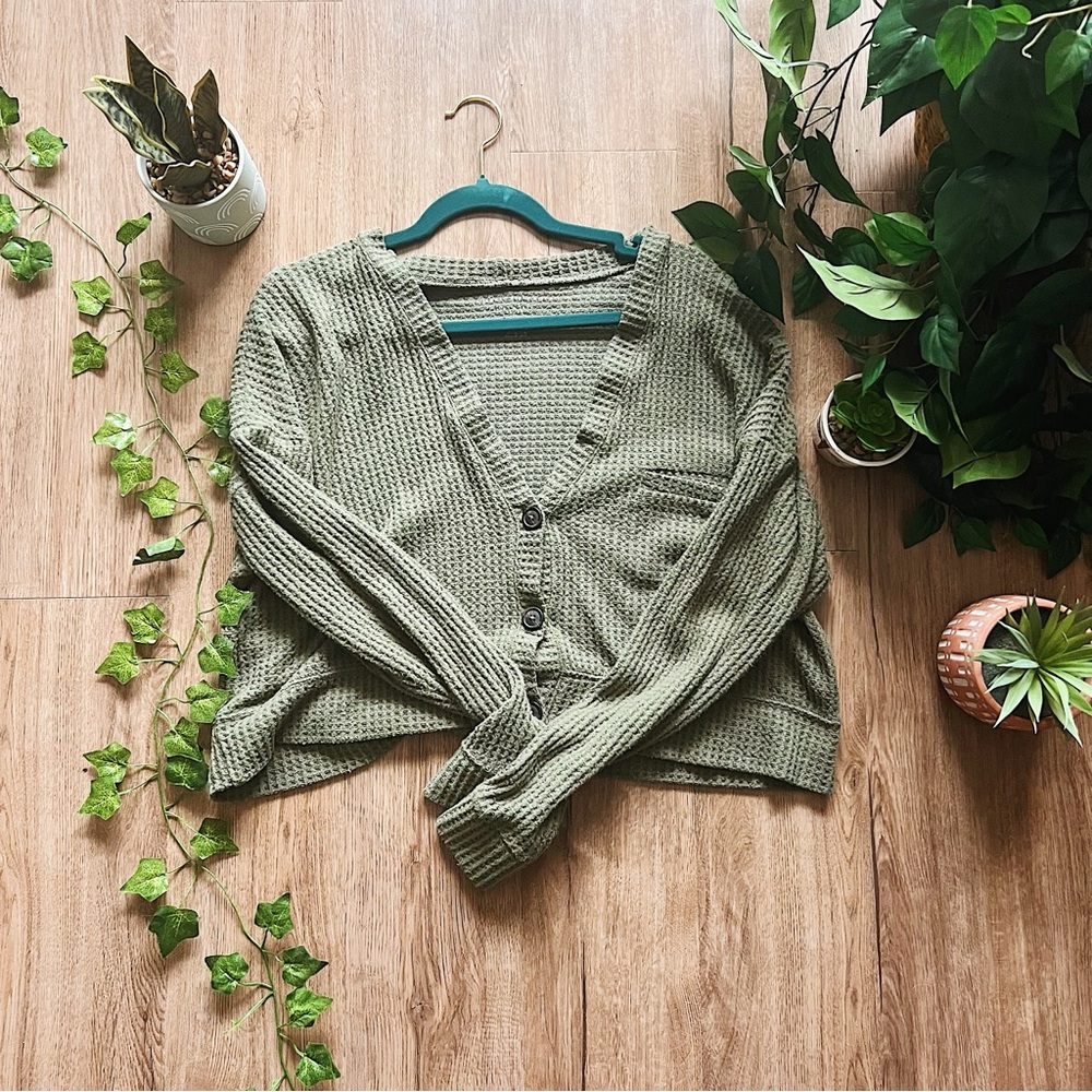🪴 American Eagle Green Button Up Cardigan 🪴